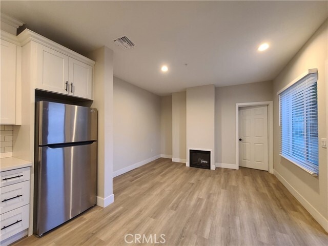 Building Photo - 8412 Burnet Ave