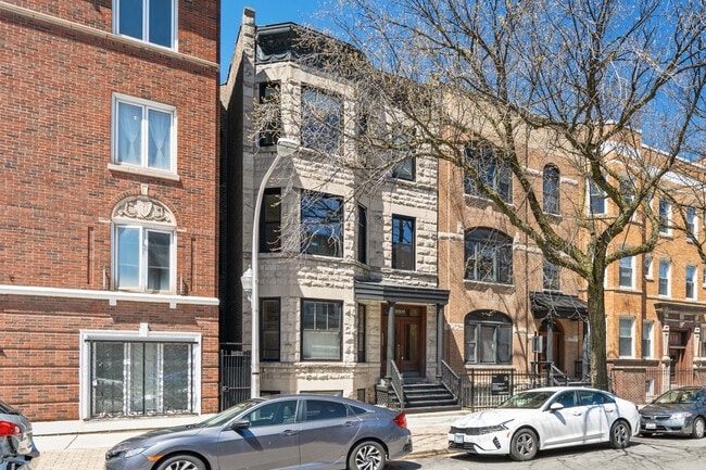 Building Photo - 3508 N Sheffield Ave