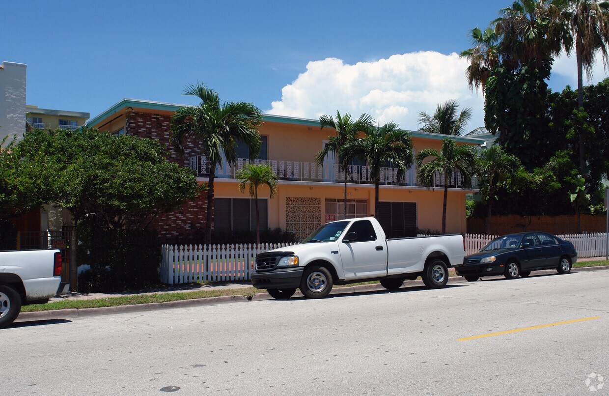 Sorrento Villas Apartments Apartments in Miami Beach, FL