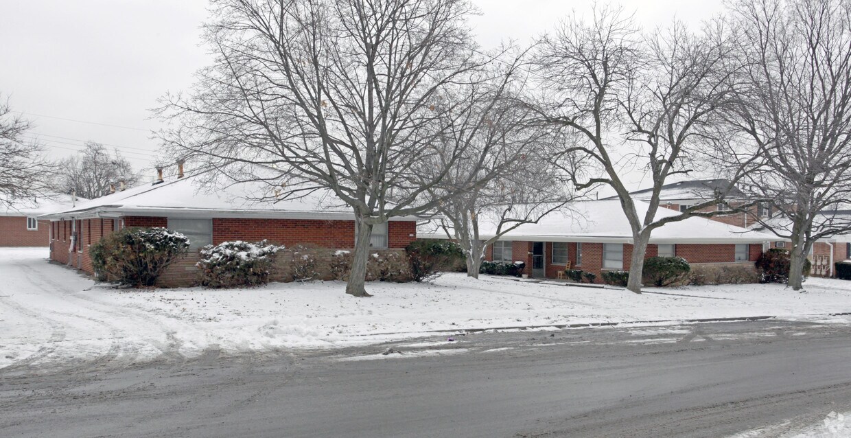 Primary Photo - 103-117 Cromwell Pl