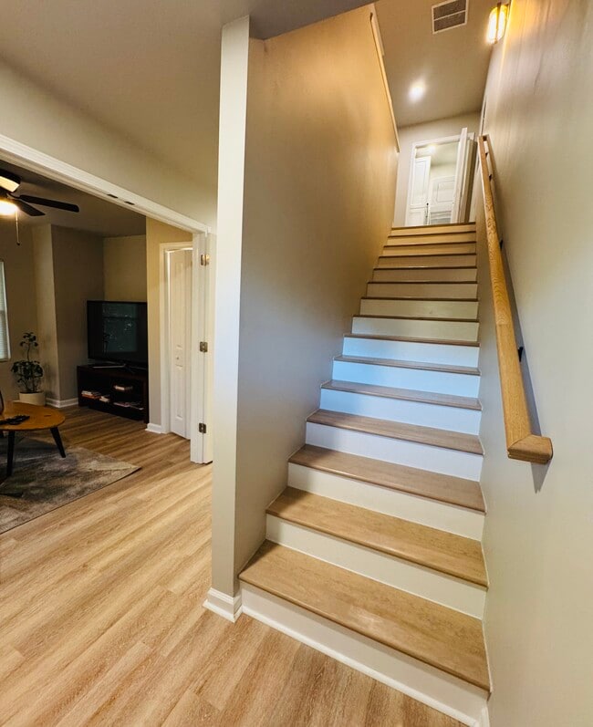 Building Photo - 2447 McAlpine Terrace