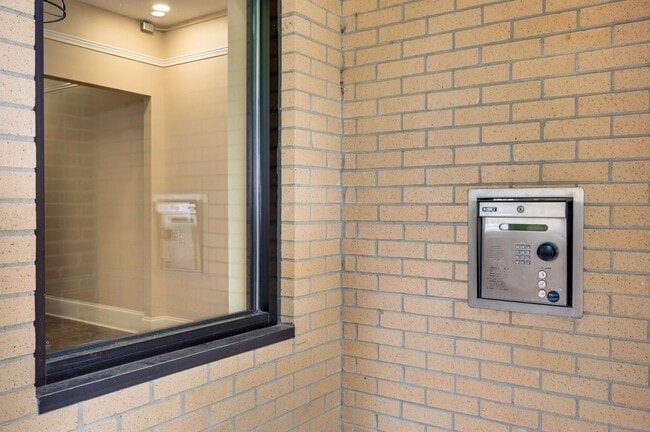 Foto del edificio - Awesome East Nashville 1BR/1BA condo in the iconic 37206 Building.