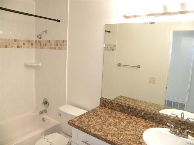 Building Photo - 15191 Champagne Cir