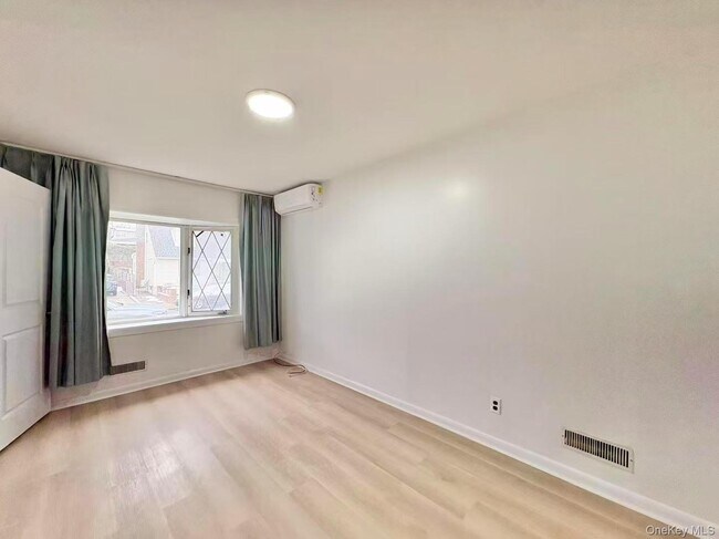 Foto del edificio - 23-47 128th St