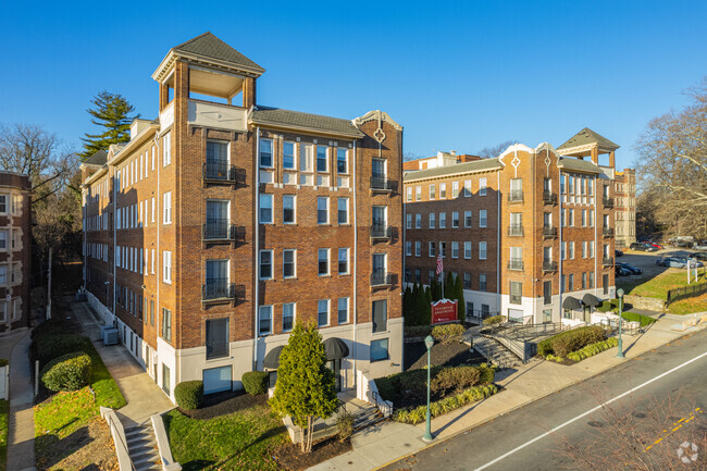 Foto del edificio - Pennbrook Apartments