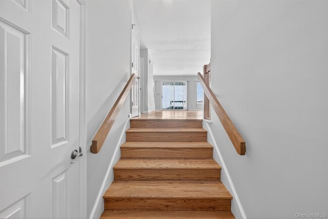 Building Photo - 2003 Regent Dr