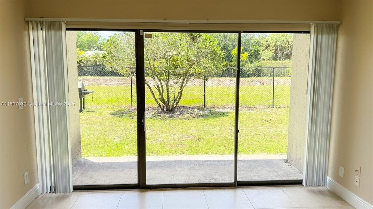 Foto principal - 1661 Balfour Point Dr