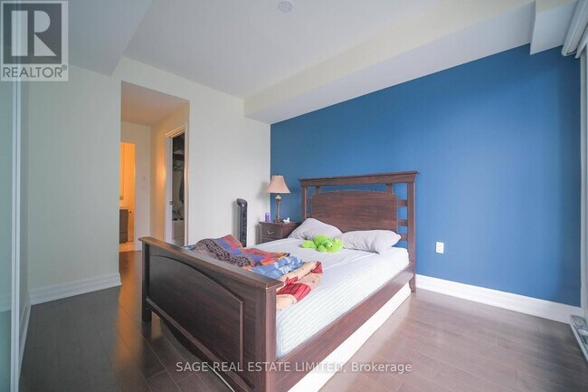 Building Photo - 8 The Esplanade