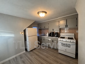 Building Photo - 510 S State St