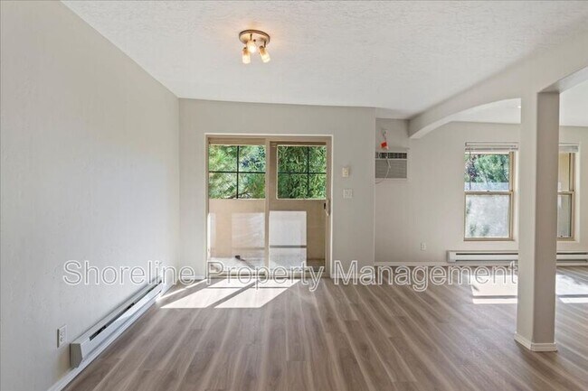 Foto del edificio - 2607 N Lancaster Dr