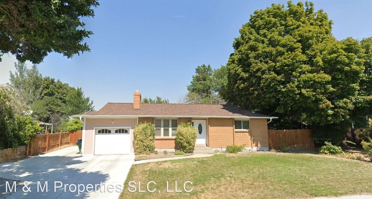 Primary Photo - 4 br, 2 bath House - 223 E Kristin Dr 9700 S