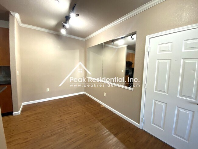 Building Photo - Bridgefield Condos - Wonderful Newer Antel...