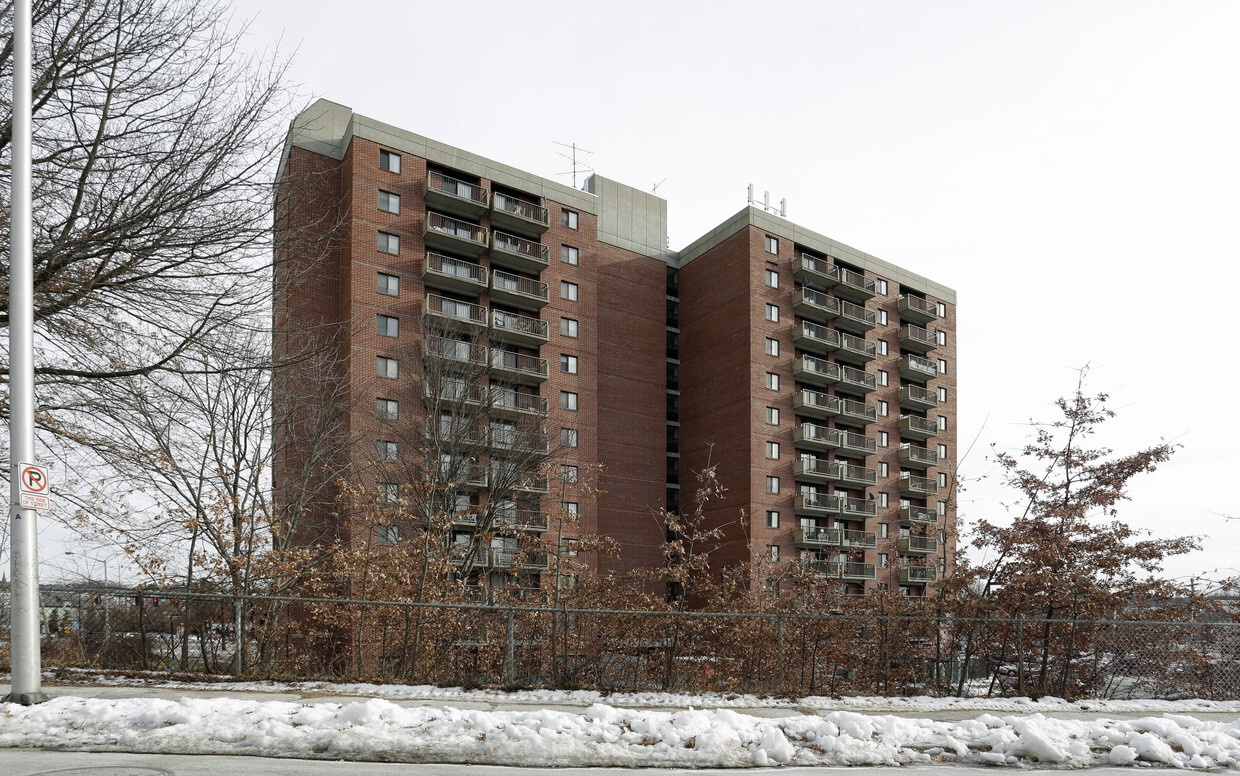 Foto del edificio - Rev. Raymond A. Burns, OSB Apartments