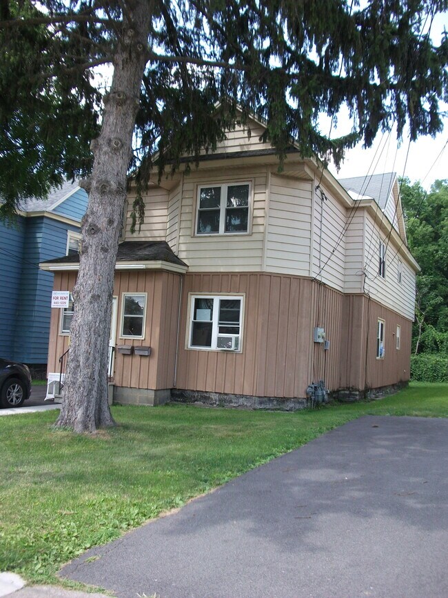 Building Photo - 416 Hamilton St