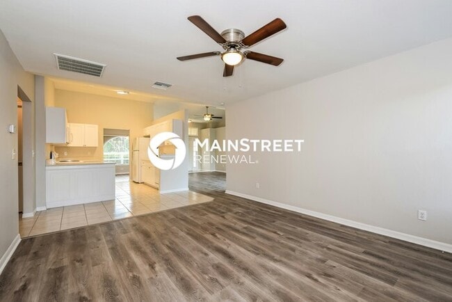 Building Photo - 3 Bedroom Pet-Friendly Home in Lehigh Acre...