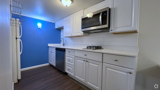 Building Photo - 208 N Dithridge St