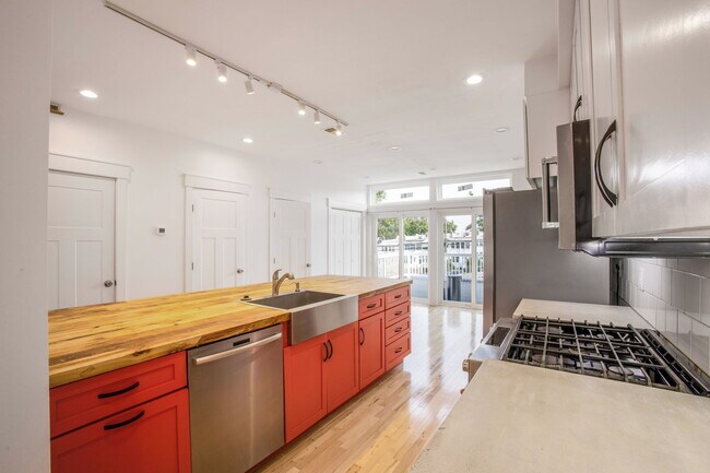 Foto del edificio - 1220 Kennedy St NW