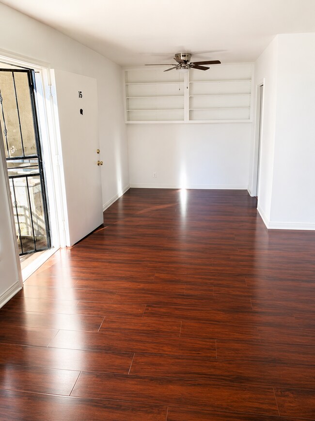 Foto del edificio - 1740 N Kingsley Dr