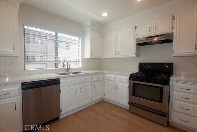 Foto del edificio - 28116 Ridgepoint Ct