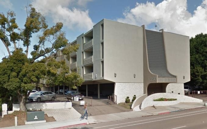 Primary Photo - 2510 Torrey Pines Rd