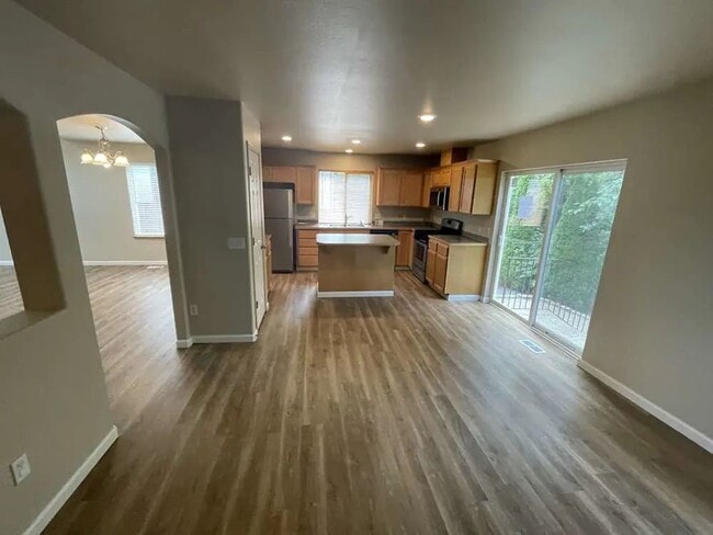 Building Photo - Puyallup House