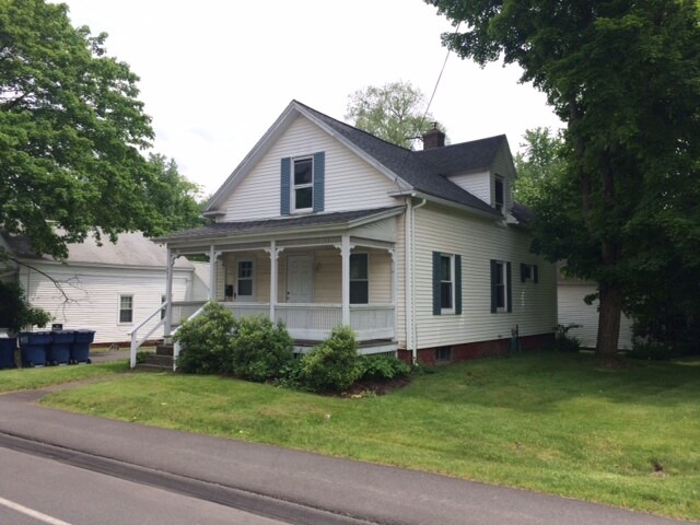 Primary Photo - 695 Main St