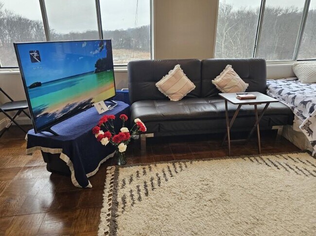 Foto del edificio - 6631 Wakefield Dr