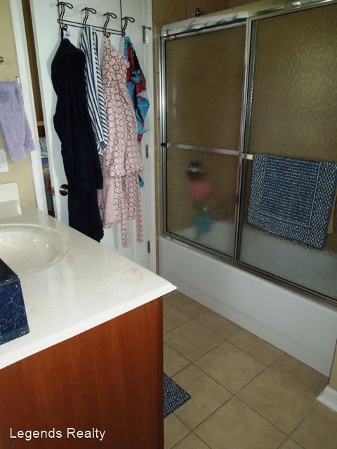 Foto del edificio - 4 br, 3.5 bath House - 12840 Calderdale Av...