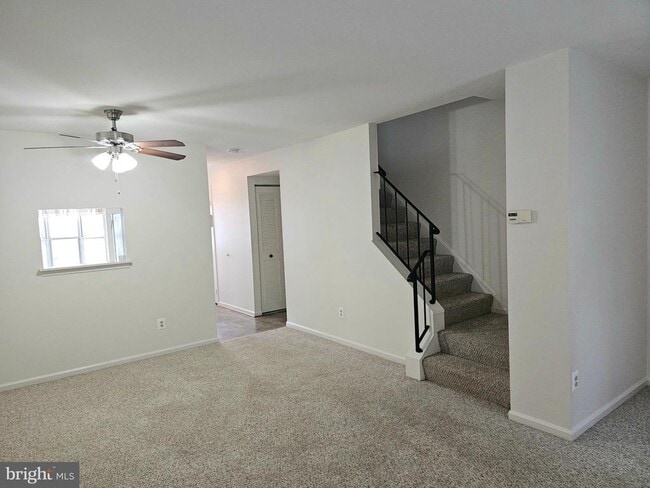 Building Photo - 8564 Southlawn Ct