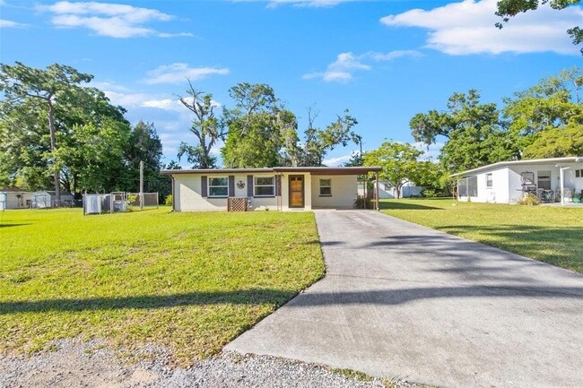 Building Photo - 39113 Kendell Dr