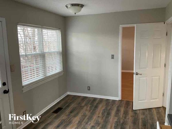 Building Photo - 1109 Camellia Ridge Dr