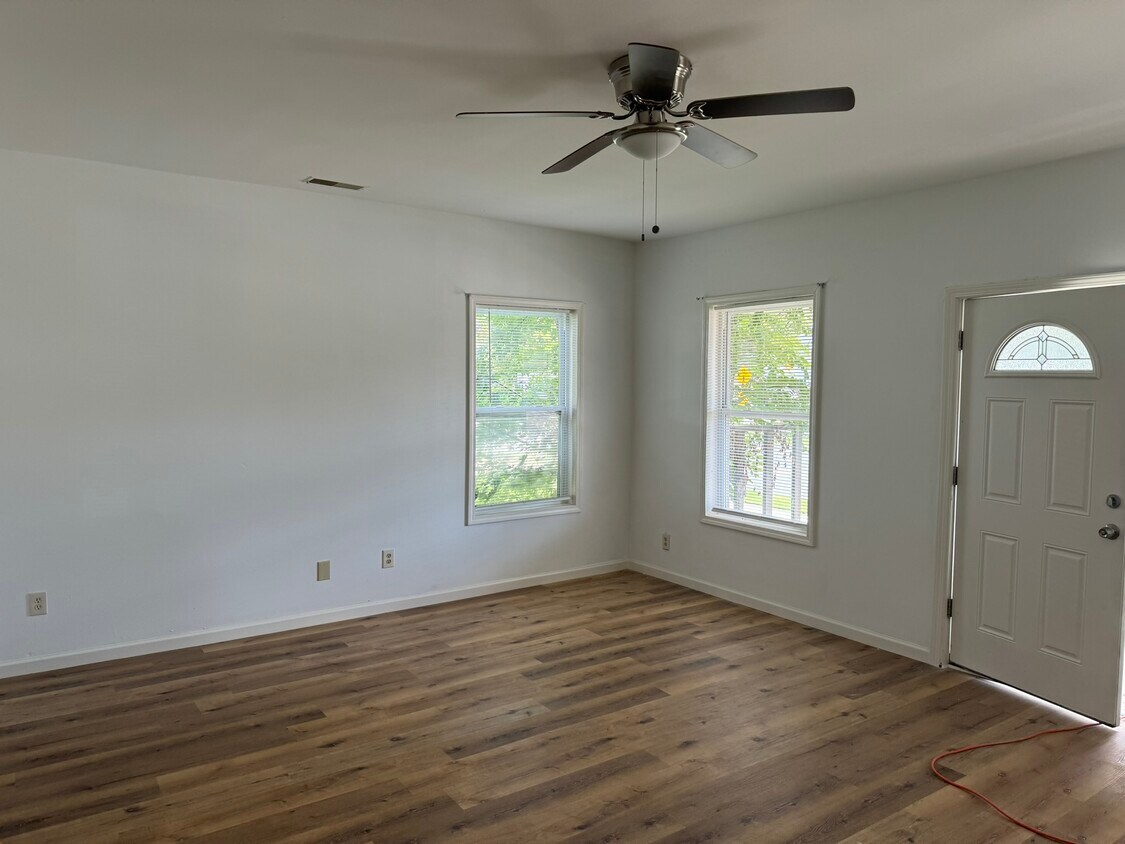 living room - 306 S State St