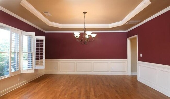Foto del edificio - A stunning 5-bedroom, 4-bathroom home in B...