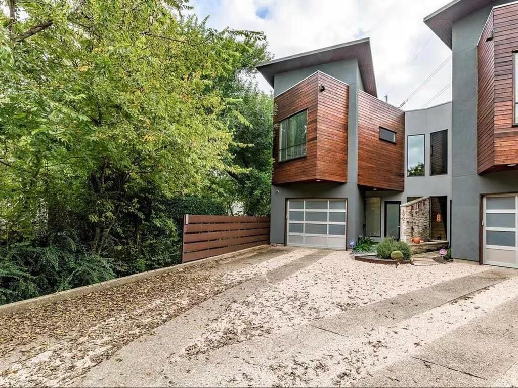 Primary Photo - 1907 W 30th St