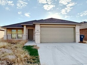 Building Photo - 2138 N Texas Ave