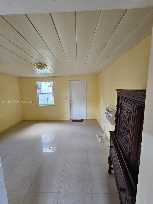 Foto del edificio - 5745 Garfield St
