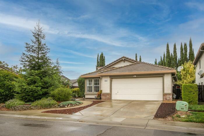 Foto principal - Spacious 3 Bedroom in Citrus Heights