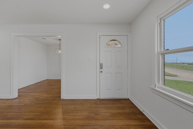 Foto del edificio - 2020 NE 30th St