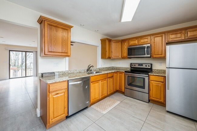 Stainless steel appliances - 83 Krystal Dr
