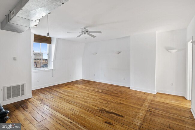 Foto del edificio - 329 S 17th St