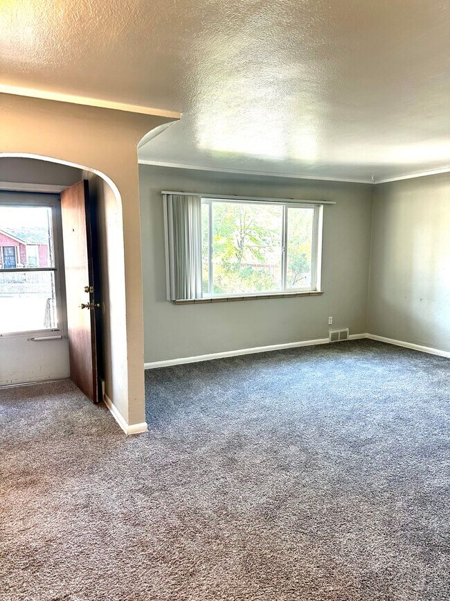 Foto del edificio - Charming 2 bedroom on Uintah