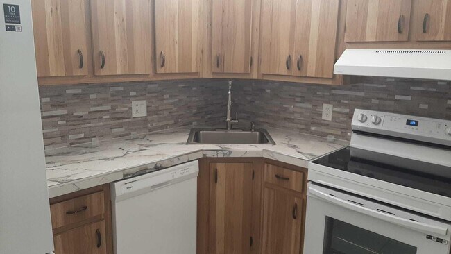 Foto del edificio - 5990 Pine Cone Ct