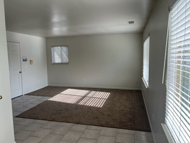 Foto del edificio - Roseville 8 Unit