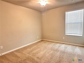 Building Photo - 304 Fall Aster Dr