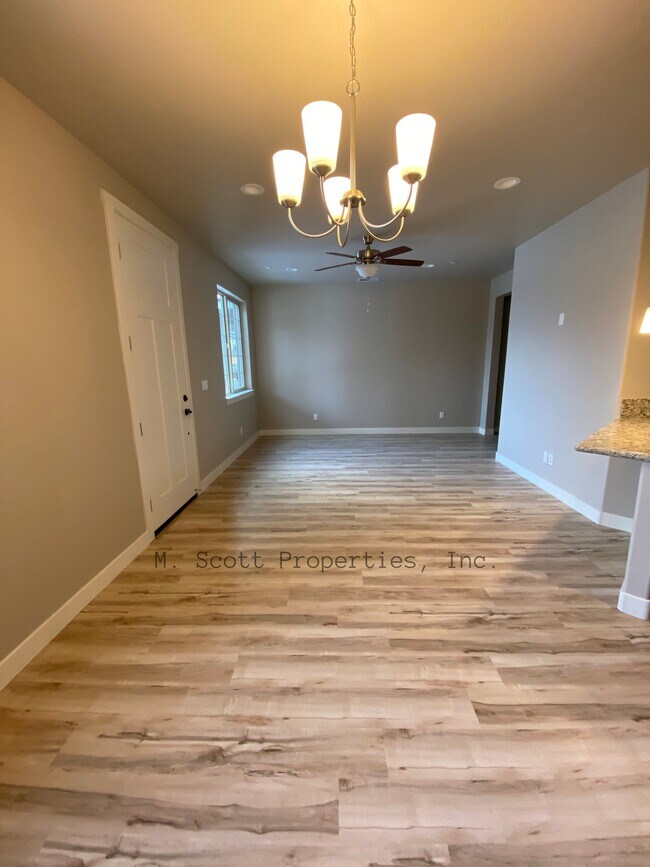 Building Photo - 1146 Montevideo Cir