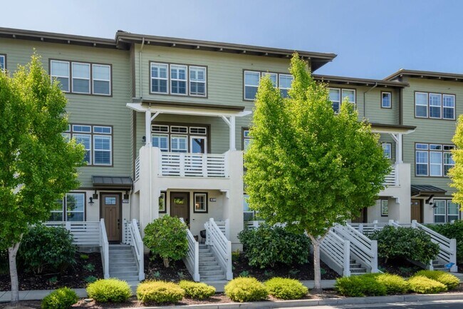 Building Photo - 2876 Saratoga Dr