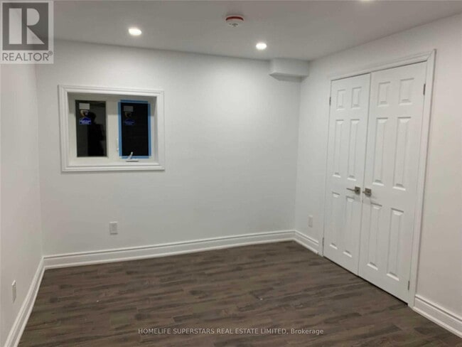 Building Photo - 20 Meltwater Cres