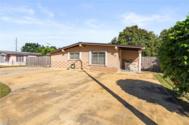 Foto del edificio - 11535 Lincoln Blvd