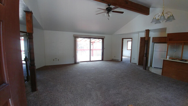 Building Photo - Three Bedroom House with Pets Considered