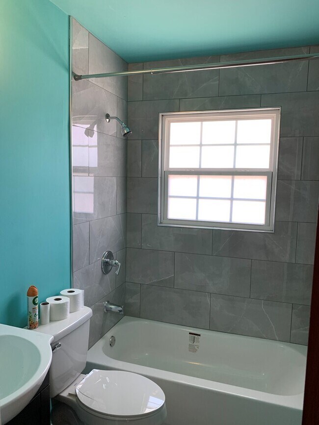 Foto del edificio - 2910 N Tom Green Ave